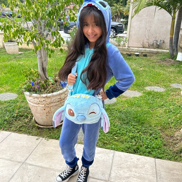 KIDS & XS WOMENS CLOSET 💗 - Picture 2 of 8